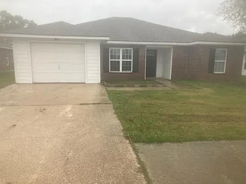 114 River Birch Dr — Photo 1