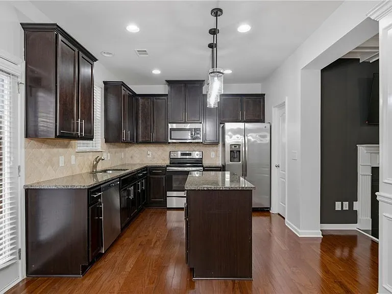 1697 Paxton Dr SW — Photo 12