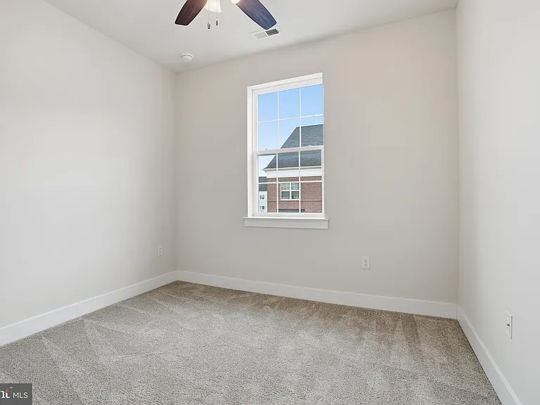 114 King St #B — Photo 11
