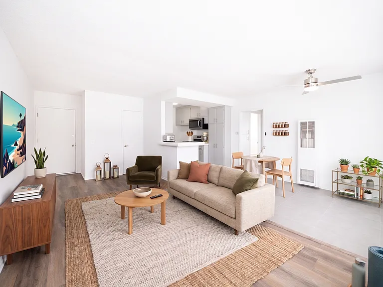 336 S. Alexandria Ave — Photo 13