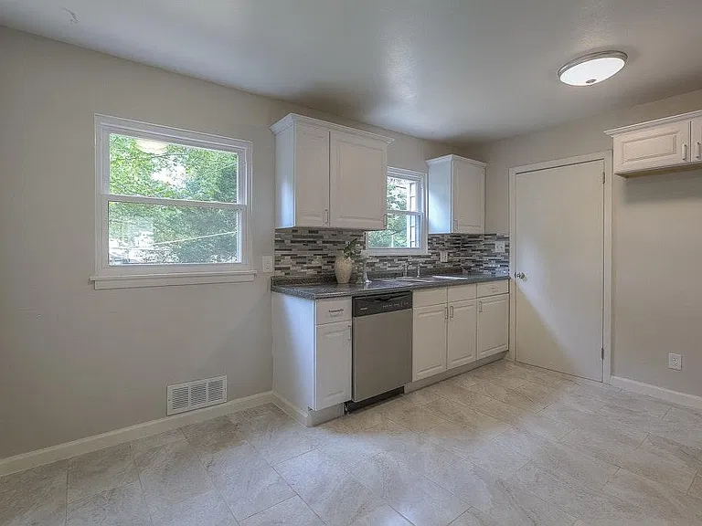 7840 Birch St — Photo 5