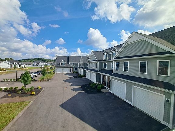 4th image of 70 Lebaron Blvd #4