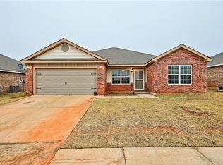 9612 Ella Ln, Moore, OK 73160