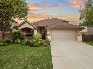 612 Ravenwood Dr, Saginaw, TX 76179