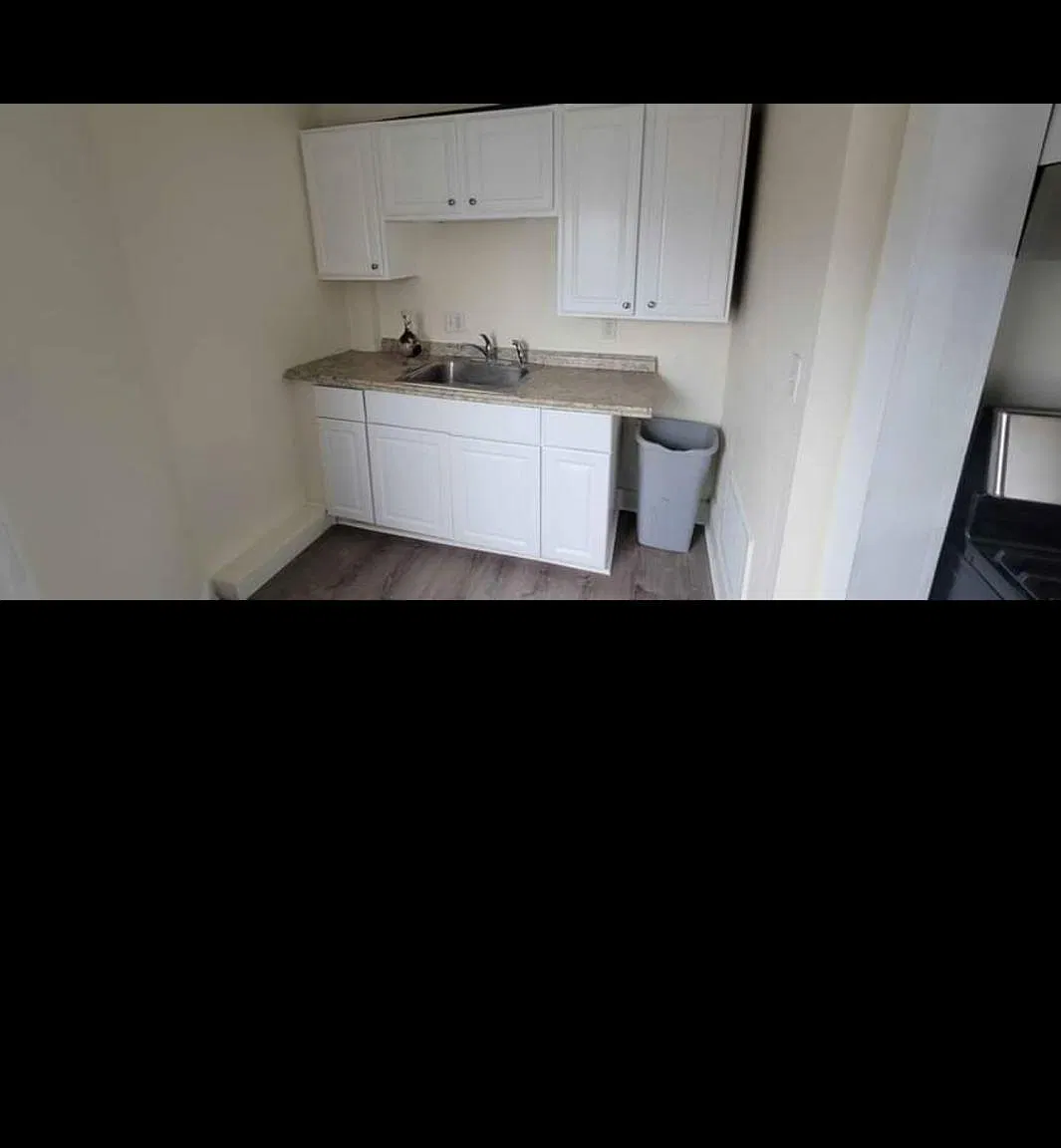 4 bed, 1100 sqft, $2,900 — Photo 2