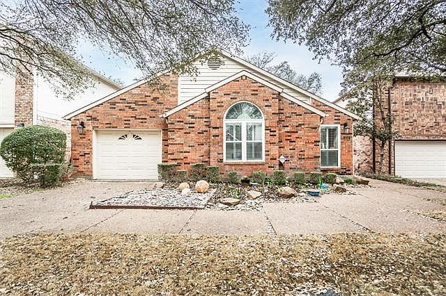 1st image of 456 Arbor Club Ln