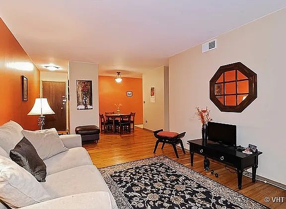 4th image of 515 W Wrightwood Ave APT 416