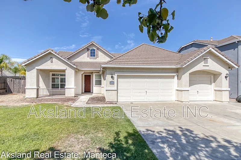 2261 Silverlace Pl
