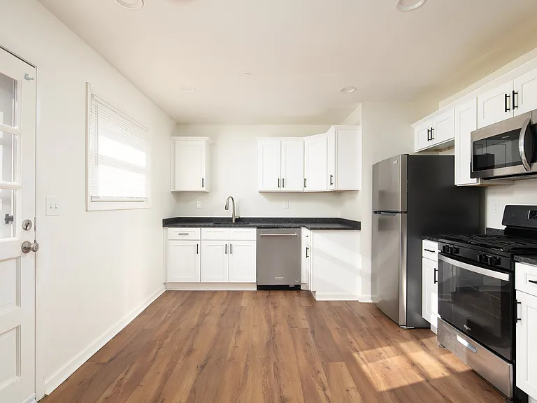 2116 Saint Teresa Dr — Photo 9