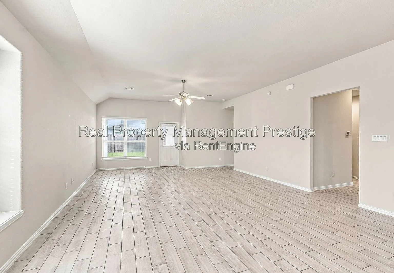 4 bed, 2.0 bath, 2051 sqft, $2,750 — Photo 4