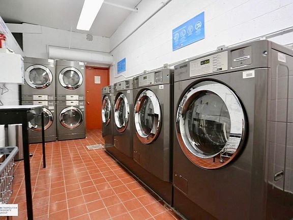 5th image of 22 Jones St APT 5C