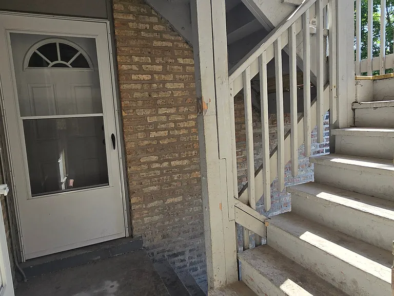 836 N Massasoit Ave #2B — Photo 8