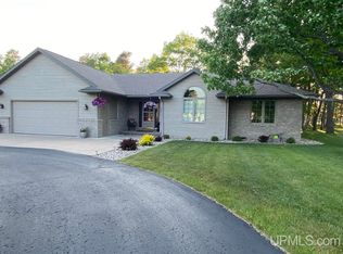 7847 Lake Bluff 19.4 Rd, Gladstone, MI 49837