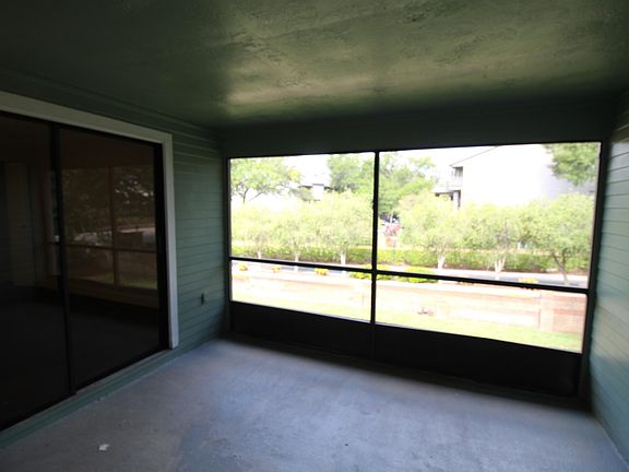 4th image of 576 Breckenridge Vlg Unit 210