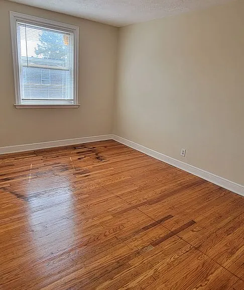 2152 Fanshawe St — Photo 5
