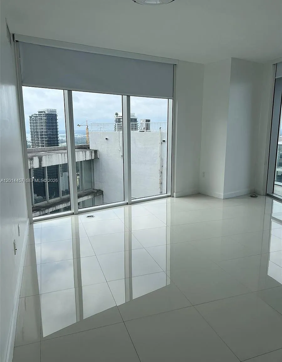 Iconbrickell Condo No 1 — Photo 2