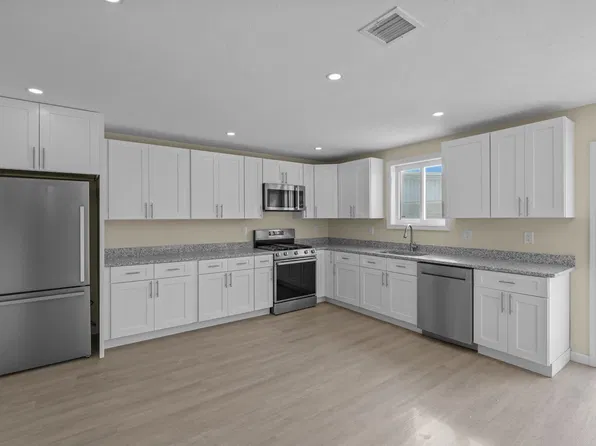 25 Lebanon St #D, Fall River, MA 02723