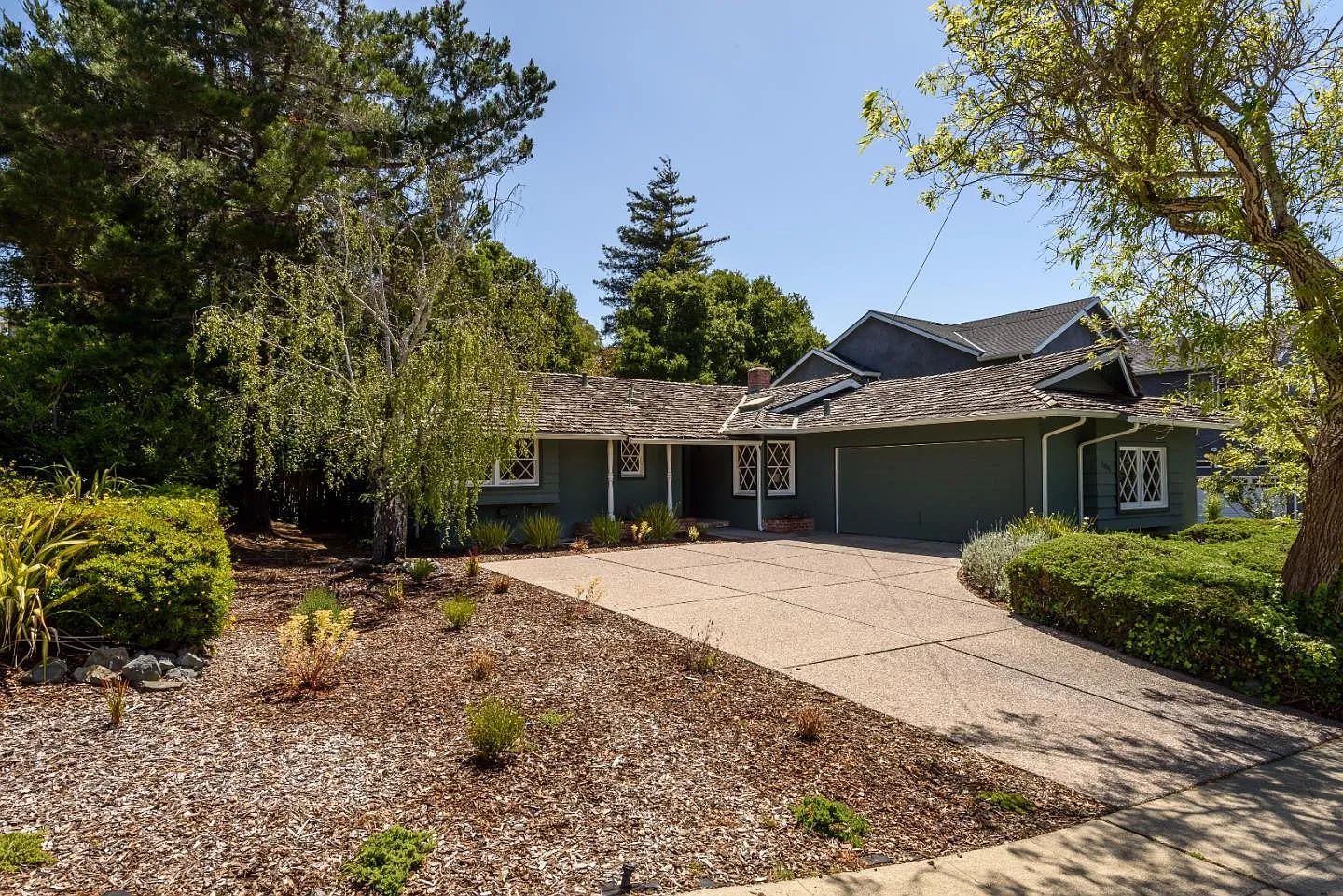 1335 Enchanted Way photo 1