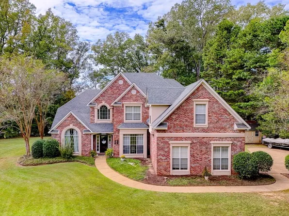 101 Annandale Dr, Vicksburg, MS 39183