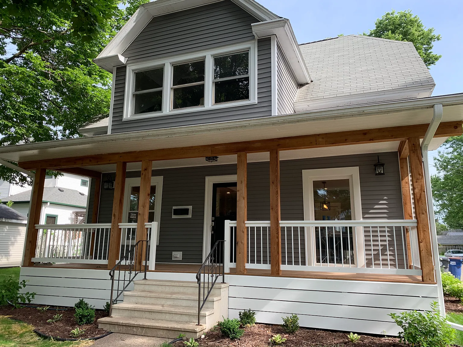 3 bed, 1.5 bath, 1898 sqft, $2,200 — Photo 1