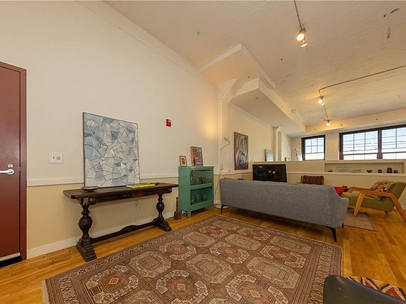 3rd image of 3608 Payne Ave APT 204