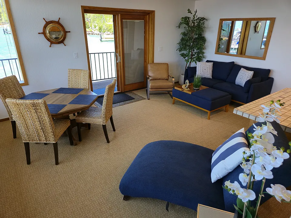7220 N Lake Blvd #2