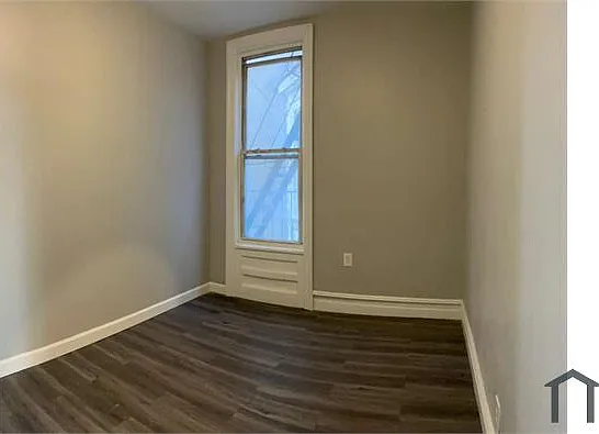 1047 Clay Ave #1 — Photo 3