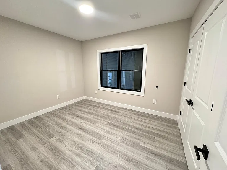6118 Jefferson St #3 — Photo 9