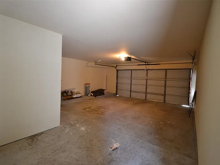 15927 Tumbling Rapids Dr — Photo 43