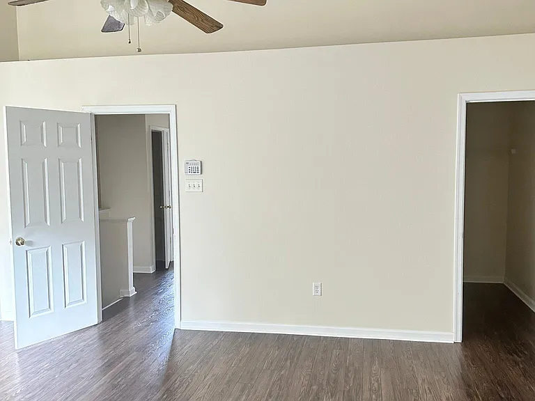 1007 Meandering Way — Photo 11