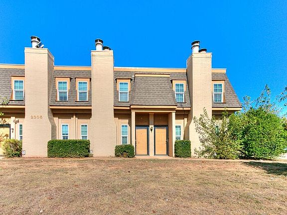 4th image of 2305 Beaumont Dr #C