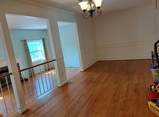 7138 Lake Cove Dr, Alexandria, VA 22315