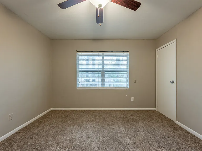 Willow Ridge Apartments — Photo 6