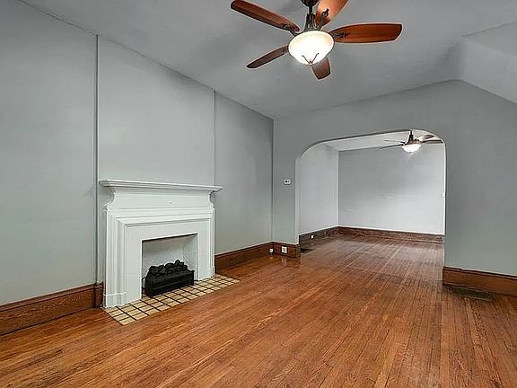 3rd image of 1452 Wagar Ave