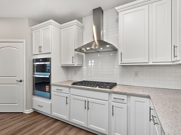 4th image of 13129 Seven Springs Ln