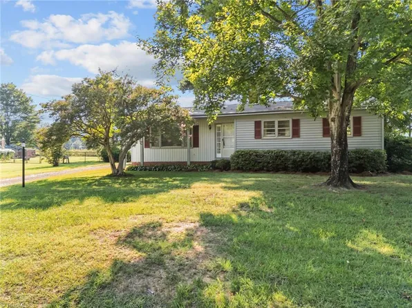 515 W Stokes St, China Grove, NC 28023