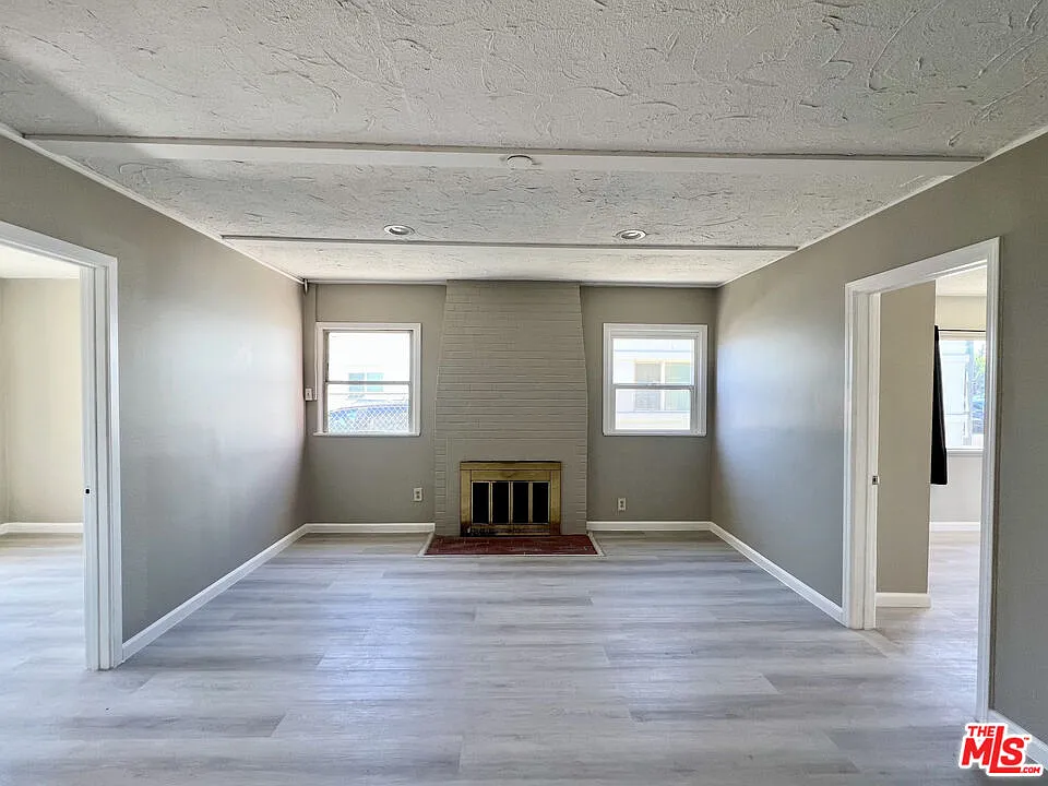 3 bed, 1.0 bath, 1500 sqft, $3,000 — Photo 4