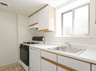 1 Woodbine Rd APT 6, Natick, MA 01760