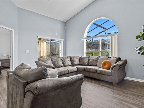 4th image of 847 Highgate Park Blvd