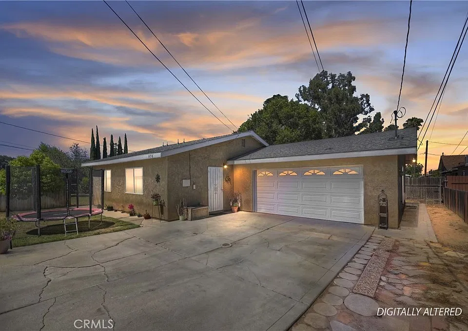 976 Edgar Ave