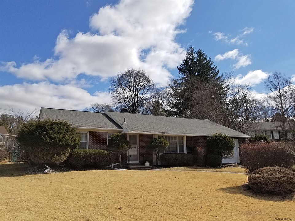1st image of 3 Carla Ln