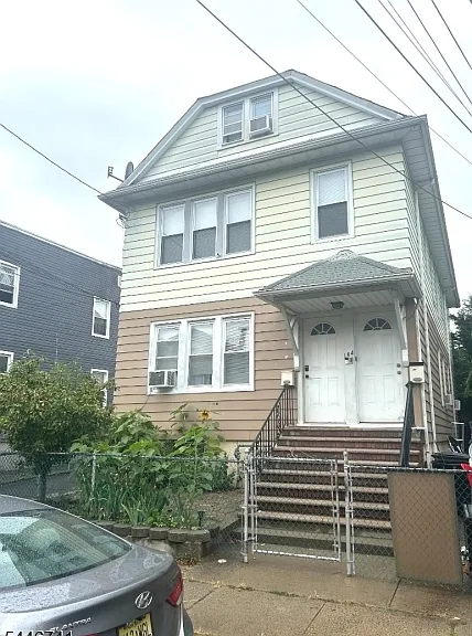 164 Knapp Ave #2 — Photo 1