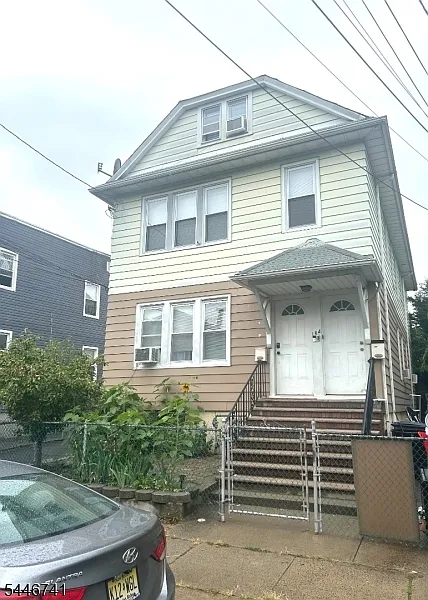 164 Knapp Ave #2