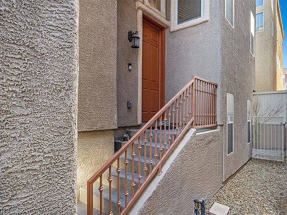 3rd image of 6633 Colorado Spruce St