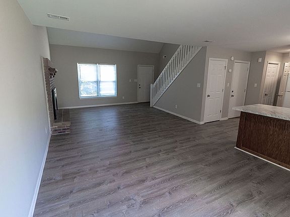 5th image of 1912 Mirtle Grove Ct