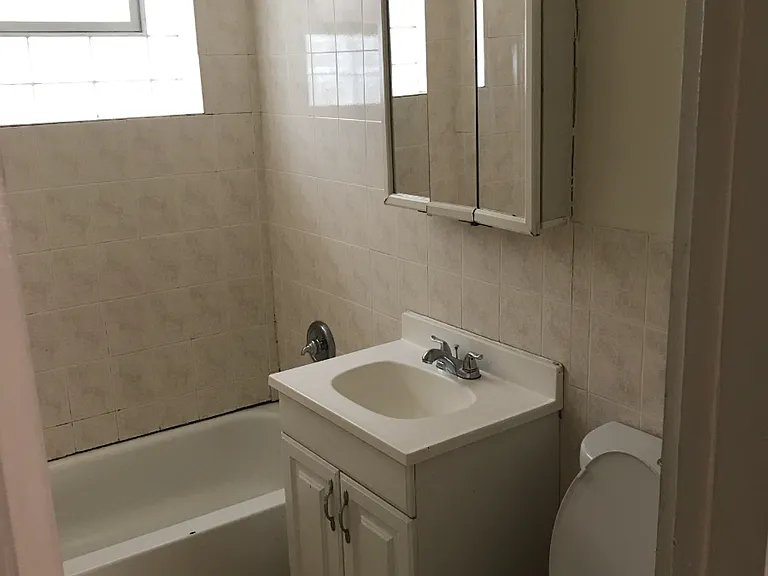 1404 W Sherwin Ave #GS — Photo 4