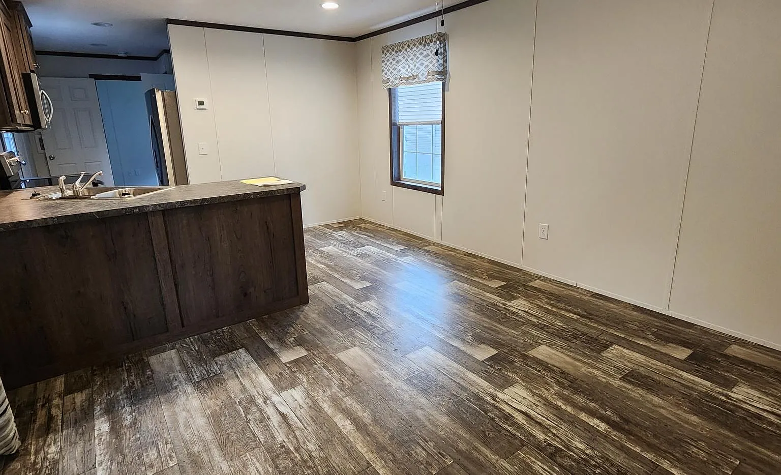 2 bed, 610 sqft, $1,649 — Photo 4