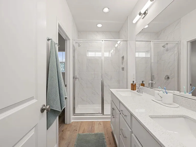 Oak Lake Townhomes — Photo 16