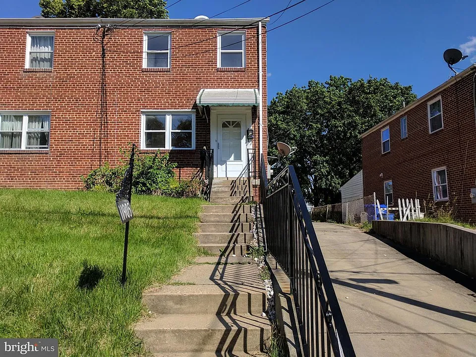 11905 Andrew St