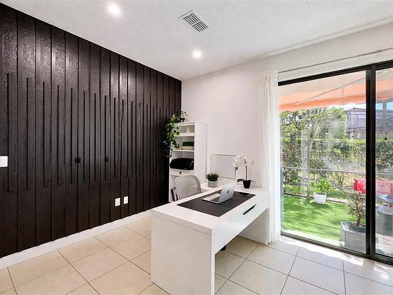 8458 Kelsall Dr — Photo 5